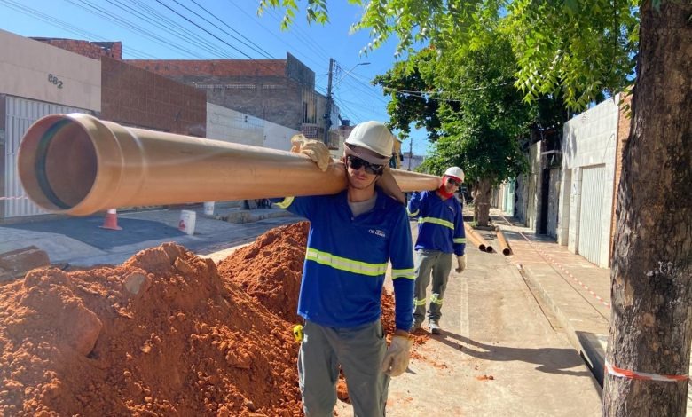 Obras de esgoto alteram vias em Juazeiro do Norte 1 Obras de esgoto alteram vias em Juazeiro do Norte