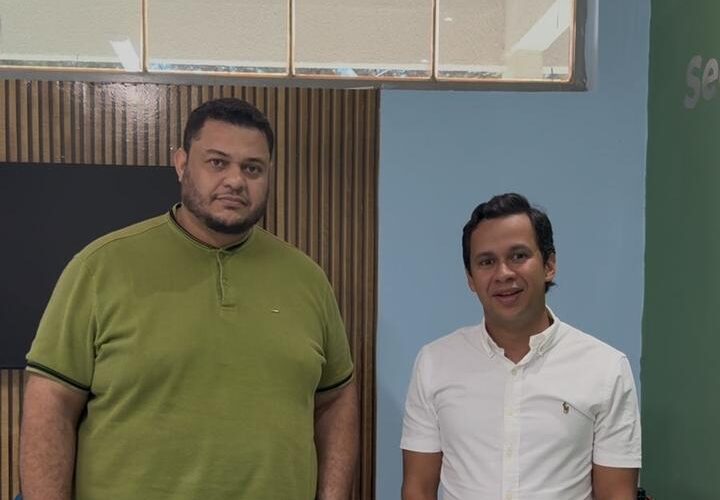 Presidente da Câmara de Juazeiro do Norte, Felipe Vasques, se reúne com secretário de Saúde para apresentar demandas da população