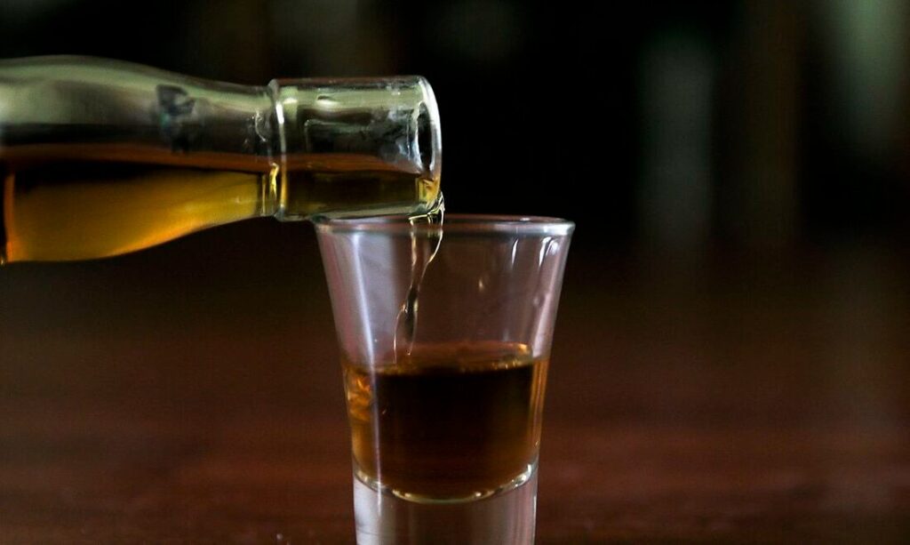 Produção de cachaça tem crescido, mas setor lamenta preconceito 1 cachaca