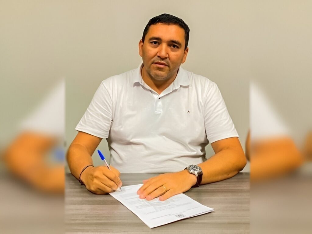 Prefeito de Mauriti quer tirar diretos dos servidores 1 cats-1