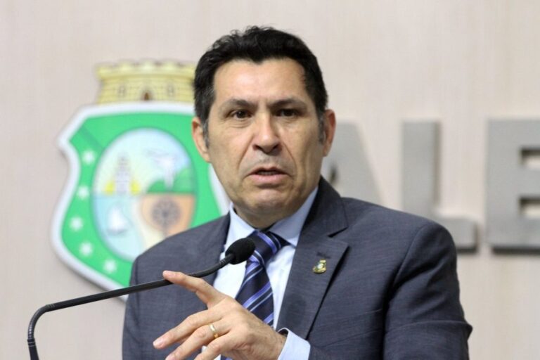 CUT realiza ato pelo Dia do Trabalhador em Fortaleza