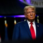 Justiça dos EUA suspende tarifas de Trump