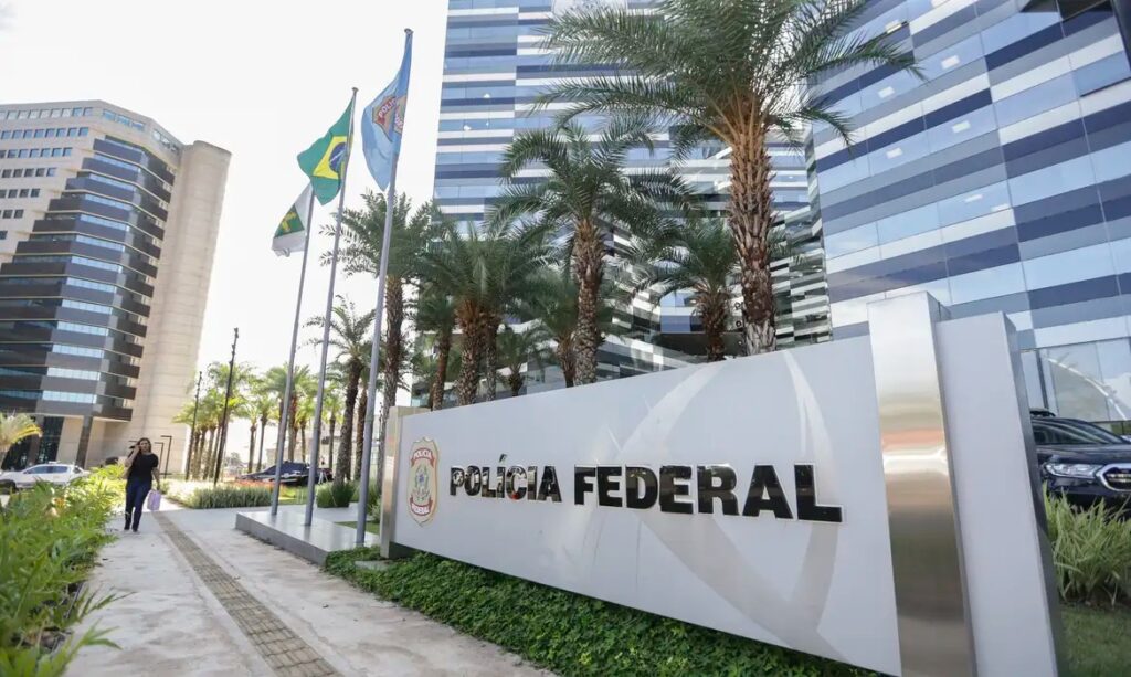Polícia Federal abre concurso com mil vagas e salários altos 1 Polícia Federal abre concurso com mil vagas e salários altos