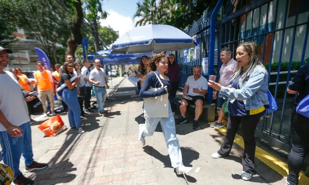 Enem 2025: veja regras para pedir isenção da taxa