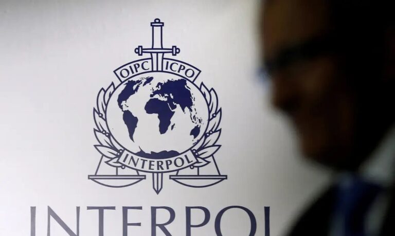 PF pede inclusão de Carla Zambelli na lista da Interpol após decreto de prisão pelo STF