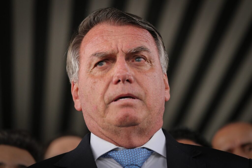 Bolsonaro depõe à PF sobre financiamento de Eduardo nos EUA e articulações contra autoridades brasileiras