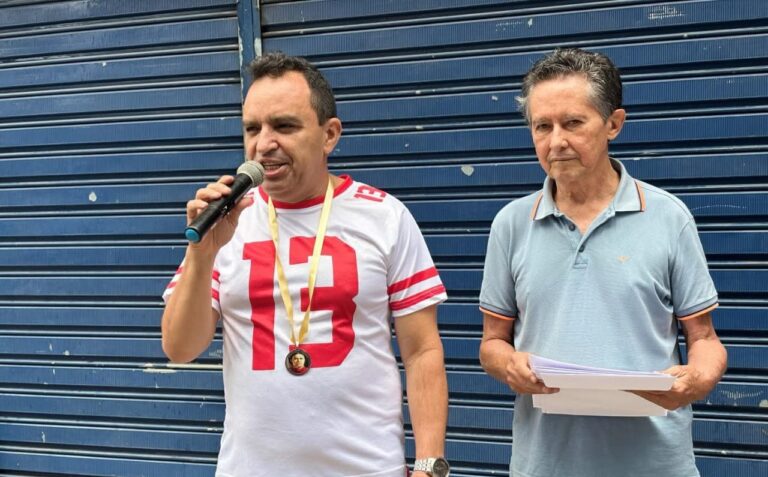 Pedro Lobo recebe Medalha Bárbara de Alencar