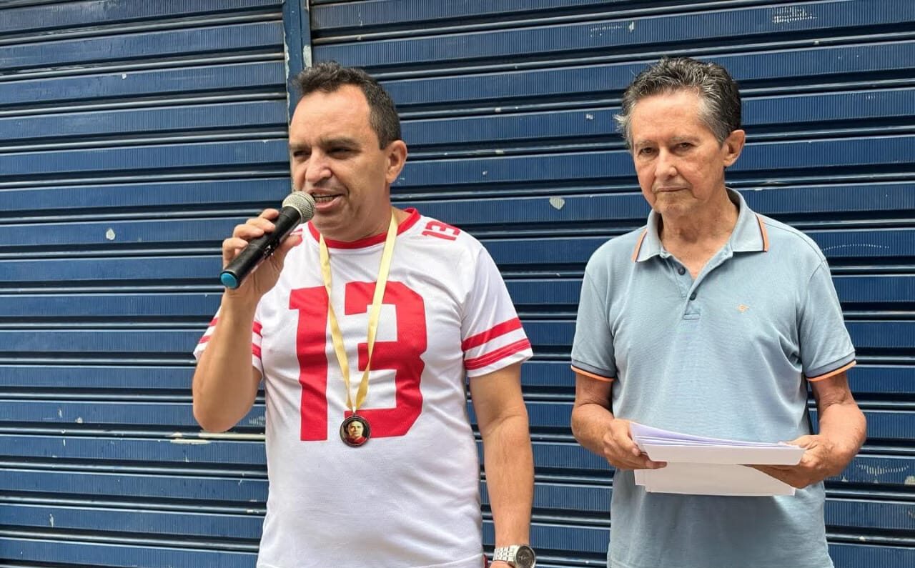 Pedro Lobo recebe Medalha Bárbara de Alencar