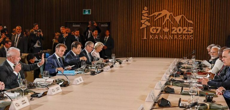 Lula convida G7 para COP30 e cobra compromisso climático