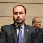 PF: Bolsonaro e Carlos integravam organização na Abin