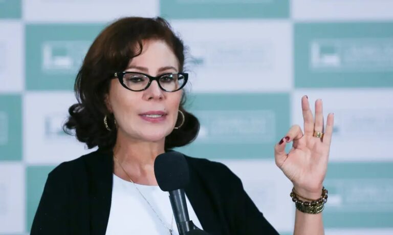 Moraes envia pedido de extradição de Carla Zambelli à Itália após fuga e condenação