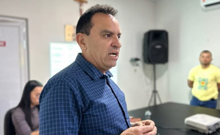 Foto: deputado Pedro Lobo dialoga com representantes de associações e cozinheiras do Ceará Sem Fome sobre novo edital do programa
