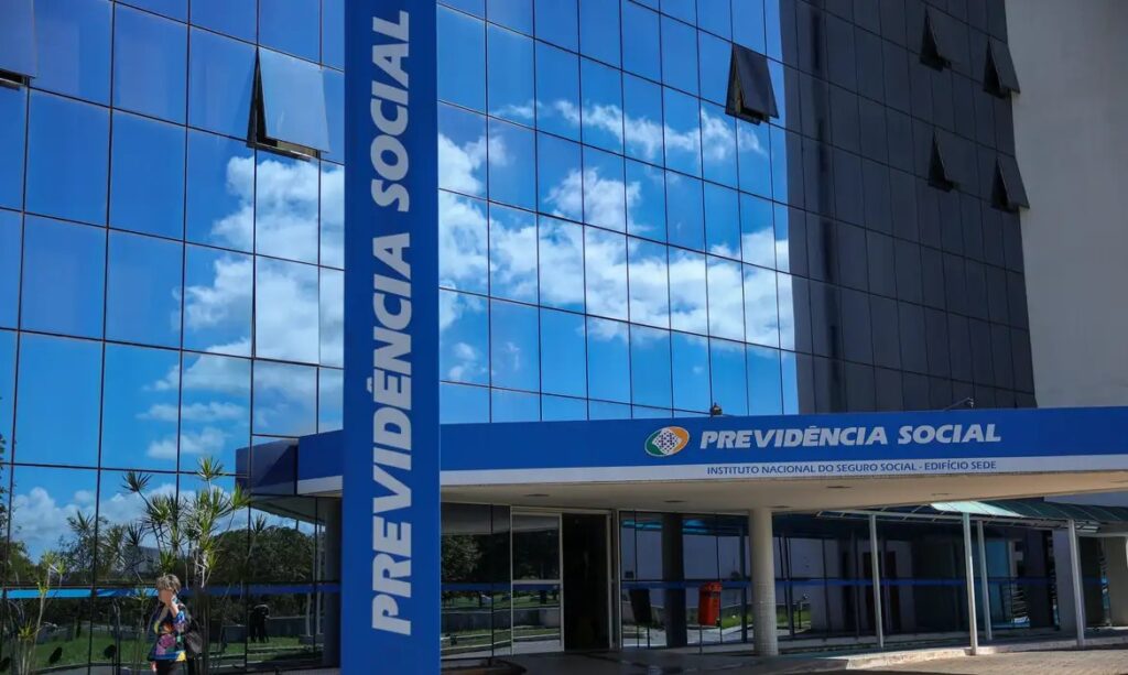 Justiça bloqueia R$ 23,8 milhões em fraude contra o INSS 1 Justiça bloqueia R$ 23,8 milhões em fraude contra o INSS