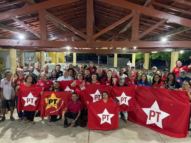 Adriana Almeida fortalece candidatura à presidência do PT-CE