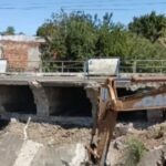 Juazeiro do Norte inicia obra em ponte que desabou parcialmente no bairro Limoeiro