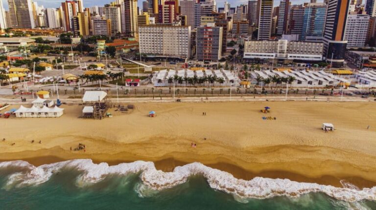 Julho no Ceará deve atrair 510 mil turistas e movimentar R$ 3,4 bi na economia