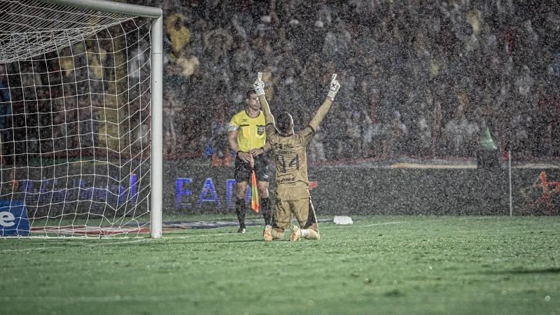 Ceará elimina Sport nos pênaltis e avança à semifinal da Copa do Nordeste 2025