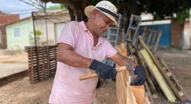 Camarote popular do Alto da Penha começa a ser montado para Expocrato 2025