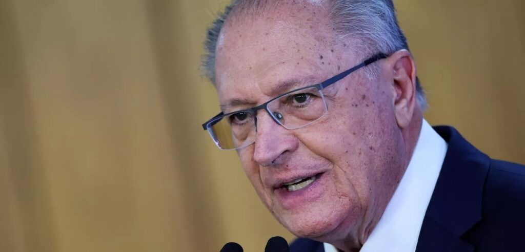 Governo quer resolver tarifaço de Trump até o dia 31 e descarta pedir prorrogação, diz Alckmin