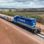 Elmano assina ordem de serviço para obras do Porto Seco de Quixeramobim
