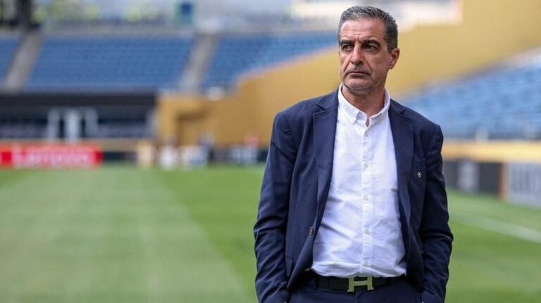 Fortaleza acerta contratação de Renato Paiva como novo técnico após saída de Vojvoda
