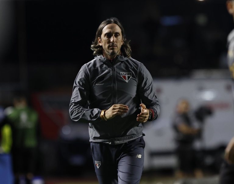 Fortaleza mira técnico argentino para substituir Vojvoda e cita Luis Zubeldía como favorito