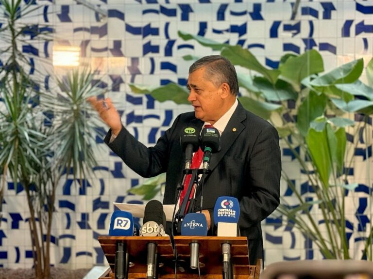 Guimarães reforça união com Congresso contra tarifaço de Trump e faz balanço do semestre