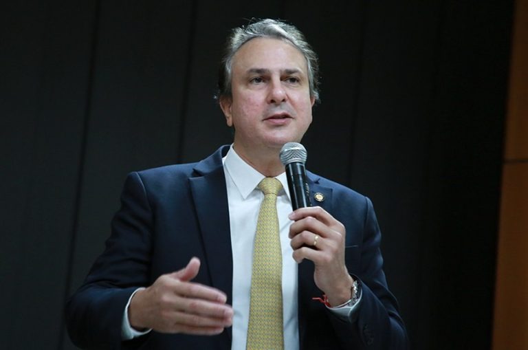 MEC aumenta teto do Fies para R$ 78 mil ao ano e amplia acesso a cursos como Medicina