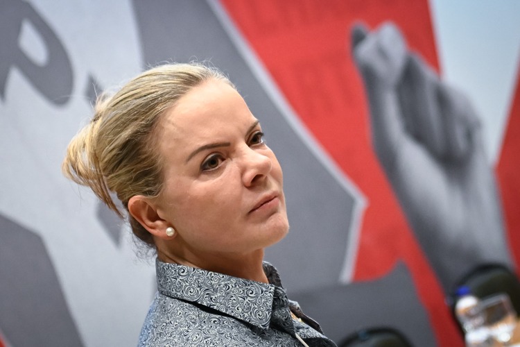 Gleisi celebra eleições diretas do PT e reforça apoio a Lula: “É ele de novo”