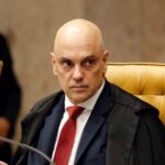 Alexandre de Moraes pode decidir hoje sobre prisão de Bolsonaro por descumprir medidas cautelares impostas pelo STF