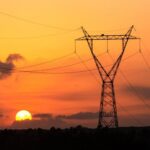 Lula assina MP para evitar aumento na conta de luz após impacto da Lei das Eólicas Offshore