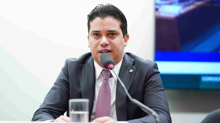 Investigação aponta deputado Junior Mano como operador ativo de esquema criminoso no Ceará