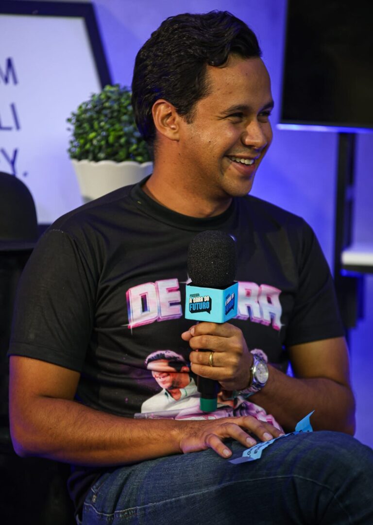 Polêmica, propostas e humor: ‘A Cara do Futuro", com Felipe Vasques estreia movimentando a política de Juazeiro do Norte