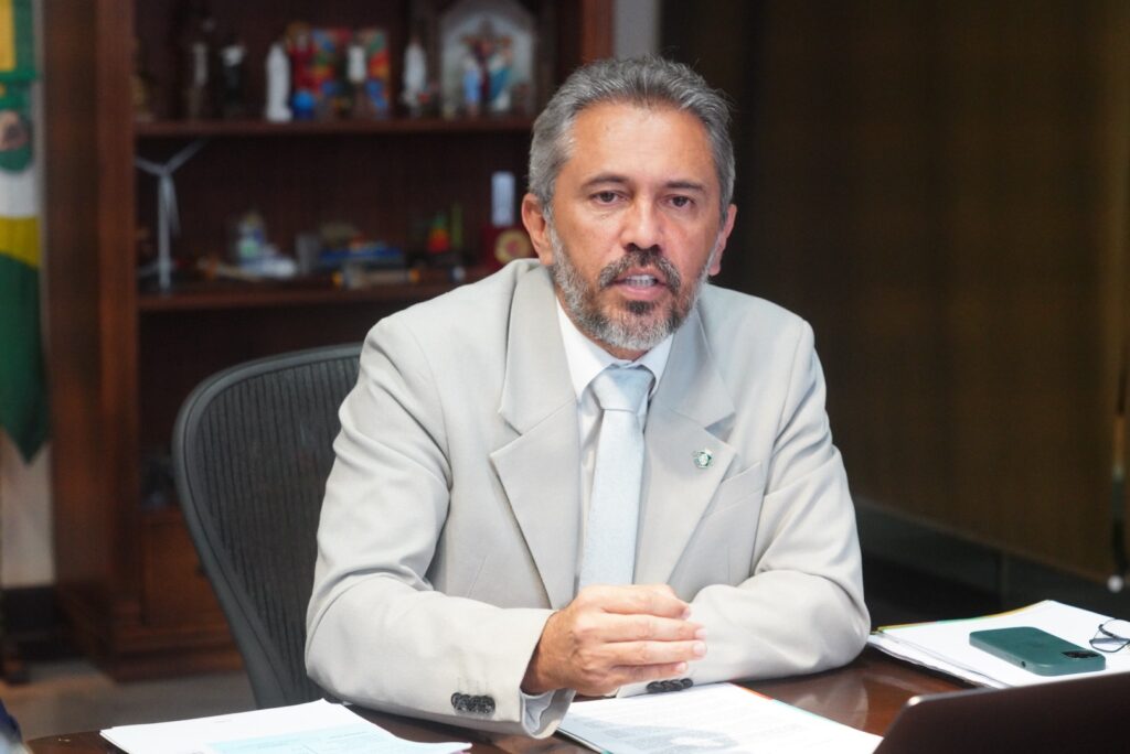 Governo do Ceará anuncia pacote de medidas para reduzir impactos do tarifaço de Trump sobre exportações