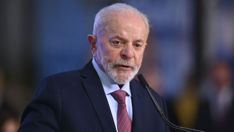 Lula diz que Trump não quer diálogo e defende ação coordenada do BRICS contra tarifaço dos EUA