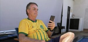 PF aponta provas de aliança entre Bolsonaro e Trump para coagir Judiciário e interferir em investigações