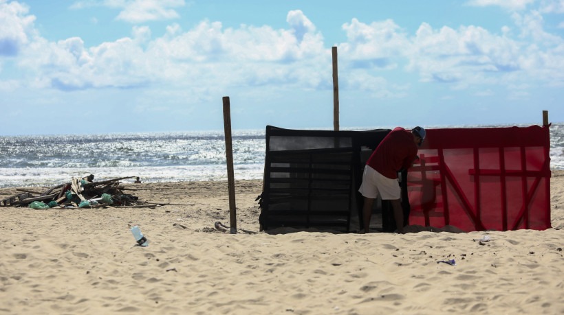 MPCE recomenda interdição de barracas irregulares em Canoa Quebrada por falta de alvarás, higiene e segurança