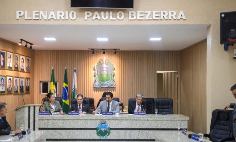 Câmara do Crato aprova projeto que proíbe plantio de nim indiano e cria Carteira de Identificação da Pessoa com Deficiência