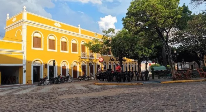 Lei sancionada em Barbalha proíbe alterações em fachadas de prédios antigos para preservar identidade histórica