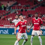 Fortaleza perde para o Inter no Beira-Rio, amarga 6ª derrota seguida e se afunda no Z4 da Série A