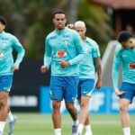Ancelotti comanda treino completo da Seleção e esboça time para enfrentar Chile no Maracanã