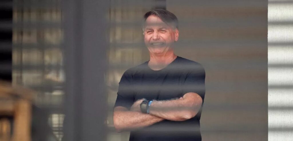 STF retoma nesta quarta (3) julgamento de Bolsonaro e aliados por trama golpista; penas podem chegar a 43 anos