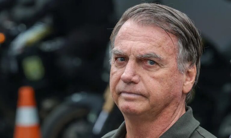 Moraes proíbe agentes do GSI na escolta de Bolsonaro, que passa a ser feita pela PF ou Polícia Penal