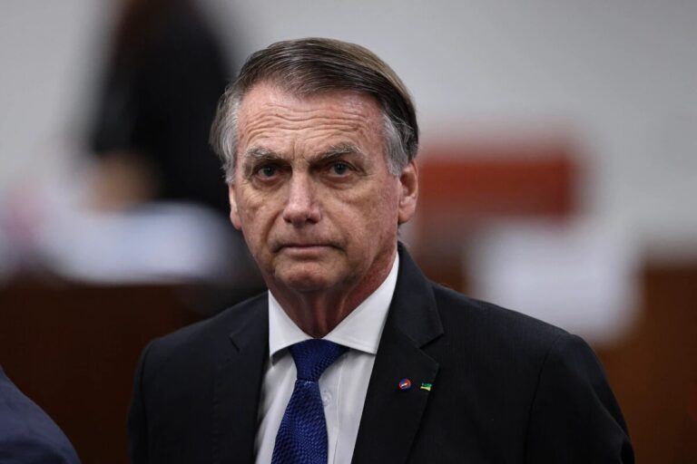 STF retoma julgamento de Bolsonaro nesta semana; Lula convoca Brics contra tarifaço dos EUA