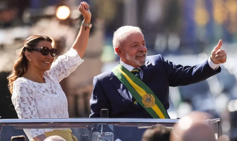 Após desfile de 7 de Setembro, Lula reafirma soberania nacional e diz que Brasil “tem lado, o do povo”