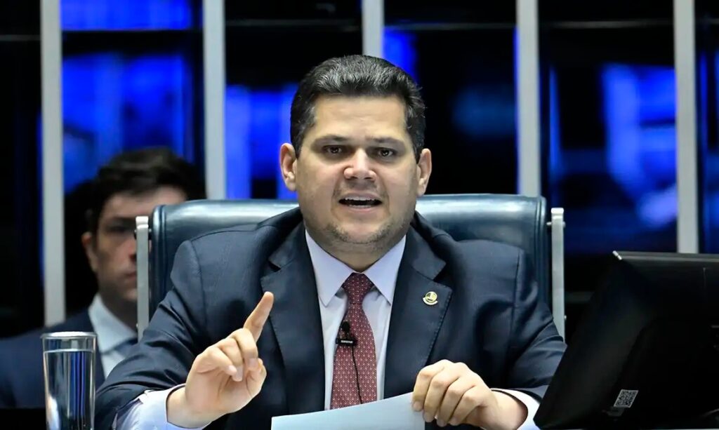 Alcolumbre arquiva PEC da Blindagem após rejeição unânime da CCJ no Senado