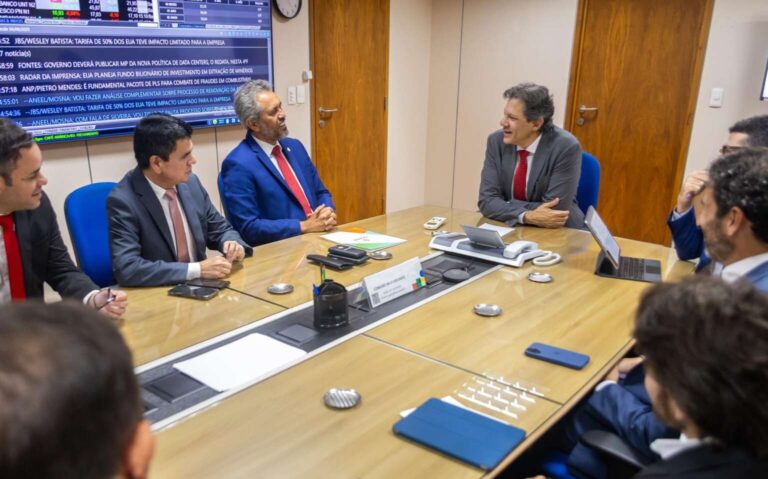 Elmano de Freitas busca em Brasília novos investimentos para o Ceará, incluindo data centers e obras hídricas