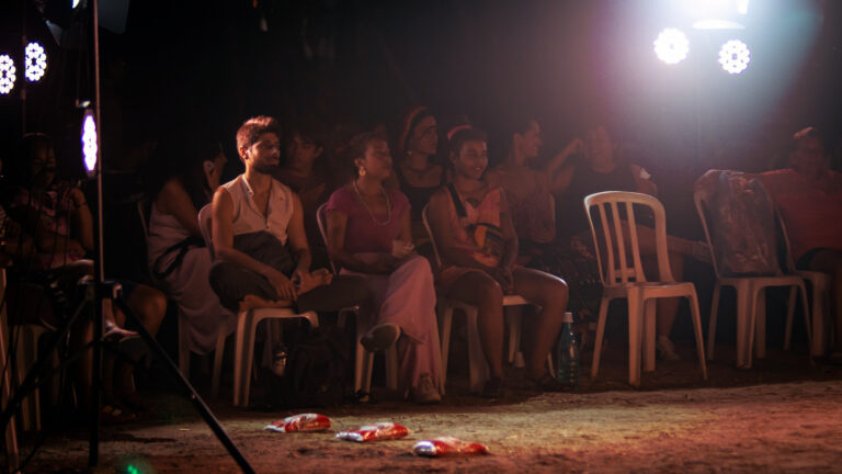 EJA da Escola Alaíde Silva Santos recebe espetáculo