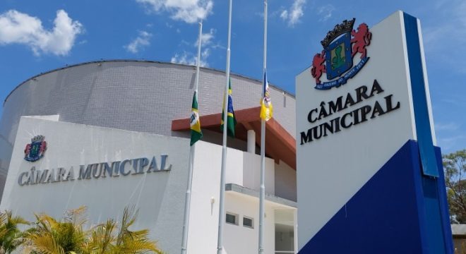 Câmara de Juazeiro do Norte exonera 199 assessores após decisão judicial reduzir duodécimo repassado pelo município