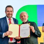 Boulos toma posse e diz que sua missão é “colocar o governo na rua e ouvir o povo olho no olho”